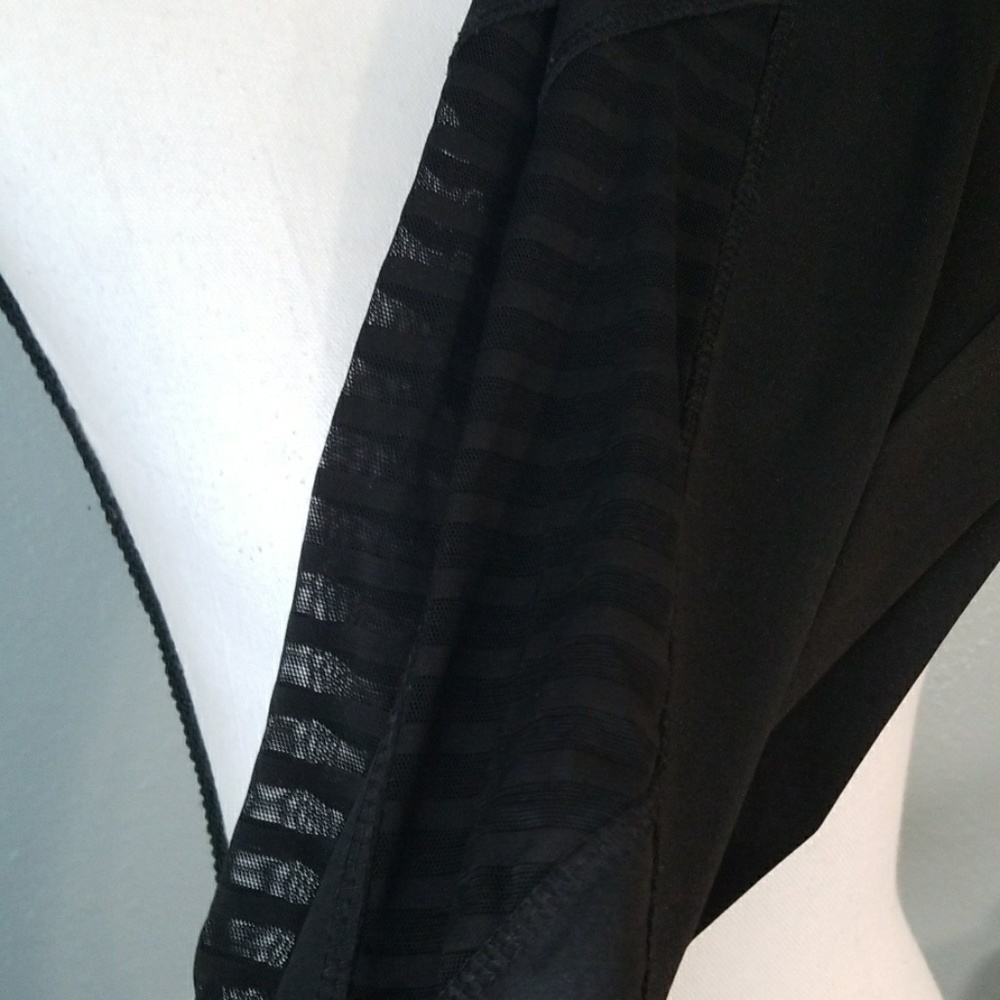 Take A Walk Cut out Athletic Capris - Picture 7 of 7